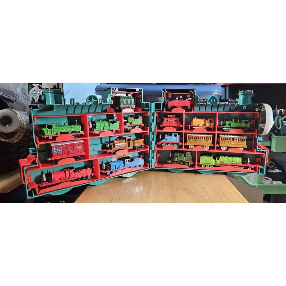 Thomas The Train 2002 Carrying Case With 17 Metal Cars